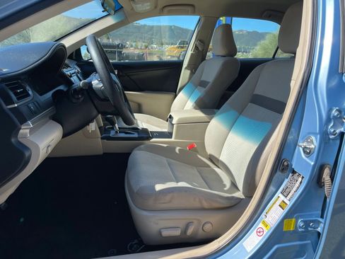 Used 2013 Toyota Camry LE image 10