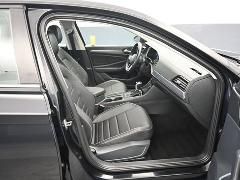 Used 2024 Volkswagen Jetta SE FWD image 38