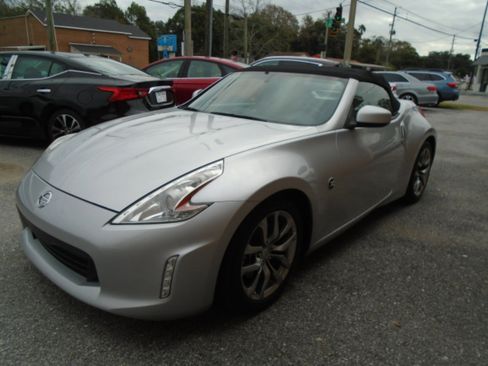 Used 2013 Nissan 370Z Roadster image 5