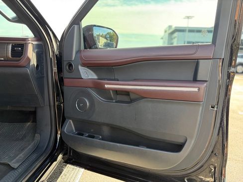 Used 2022 Ford Expedition Max Limited AWD/4WD image 20