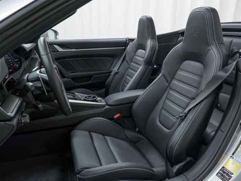 Certified 2025 Porsche 911 Turbo S AWD/4WD image 19