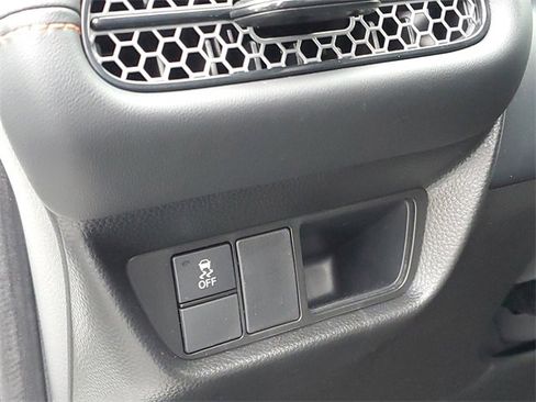 Used 2025 Honda HR-V Sport image 18