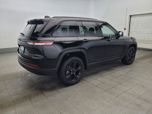 Used 2023 Jeep Grand Cherokee Limited w/ Black Appearance Package image 9