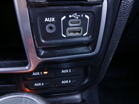 Used 2018 Jeep Wrangler Unlimited Sport image 6