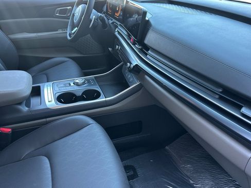 New 2026 Kia Carnival LXS image 17