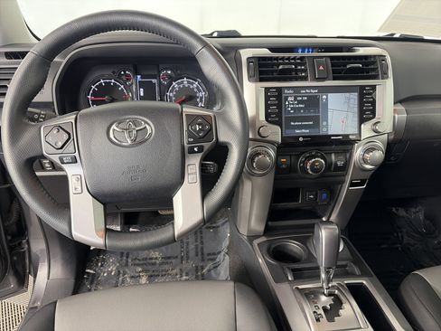 Used 2022 Toyota 4Runner SR5 Premium w/ Moonroof Package AWD/4WD image 3