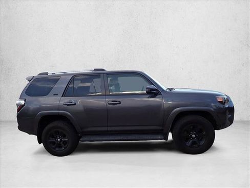 Used 2019 Toyota 4Runner SR5 AWD/4WD image 3