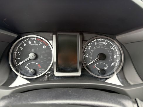 Used 2023 Toyota Tacoma TRD Off-Road image 17