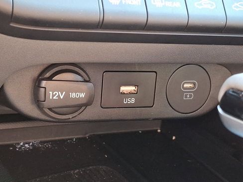 Certified 2025 Hyundai Elantra Sport image 23