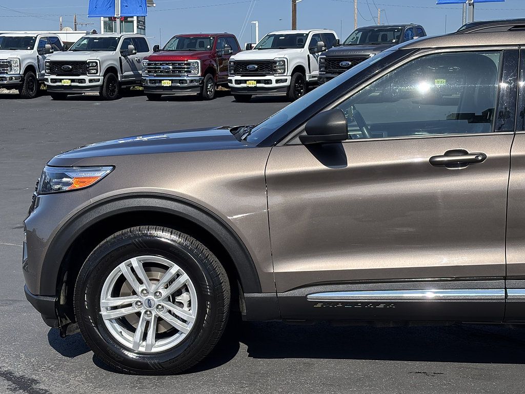 Used 2021 Ford Explorer XLT w/ Equipment Group 202A AWD/4WD image 10