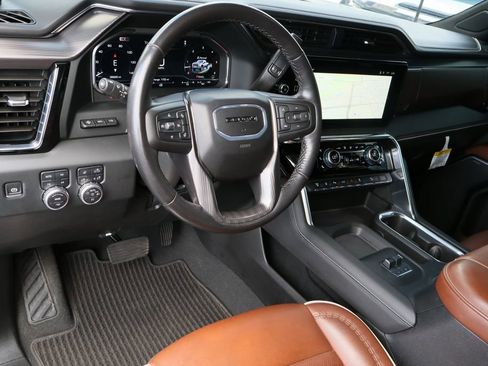 Used 2024 GMC Sierra 3500 Denali Ultimate AWD/4WD image 12