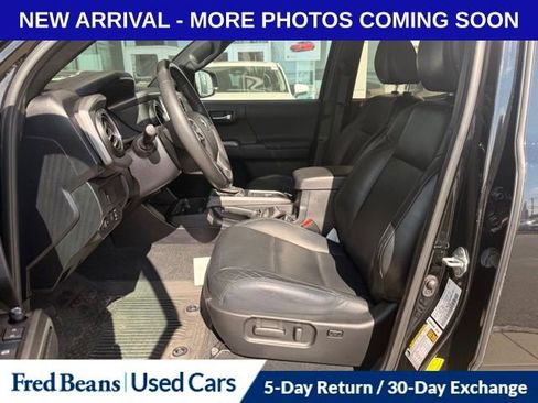 Used 2021 Toyota Tacoma TRD Sport w/ TRD Premium Sport Package image 11
