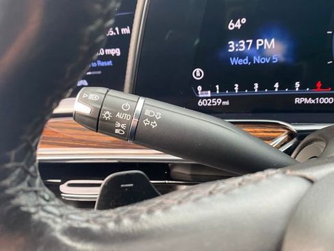 Used 2022 Cadillac Escalade ESV Luxury image 48