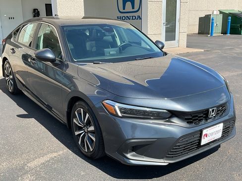 Used 2024 Honda Civic EX-L image 3