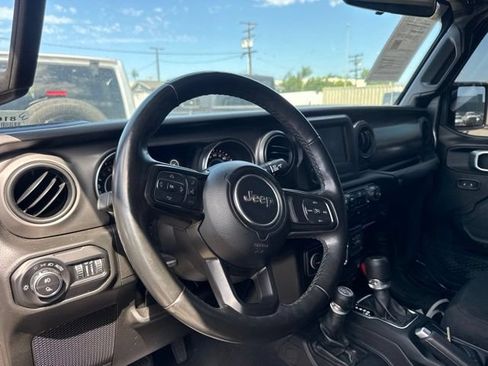Used 2022 Jeep Gladiator Sport AWD/4WD image 10