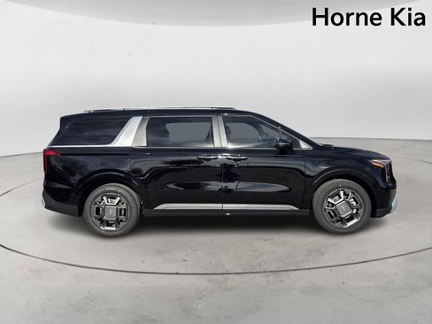 New 2026 Kia Carnival EX FWD image 3