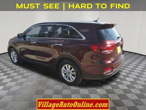 Used 2019 Kia Sorento LX image 2