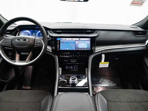 New 2026 Jeep Grand Cherokee 4WD image 9