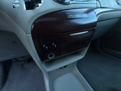 Used 2011 Toyota Sienna XLE w/ XLE Navigation Pkg FWD image 71