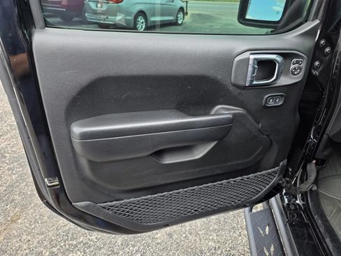 Used 2023 Jeep Gladiator Sport AWD/4WD image 10
