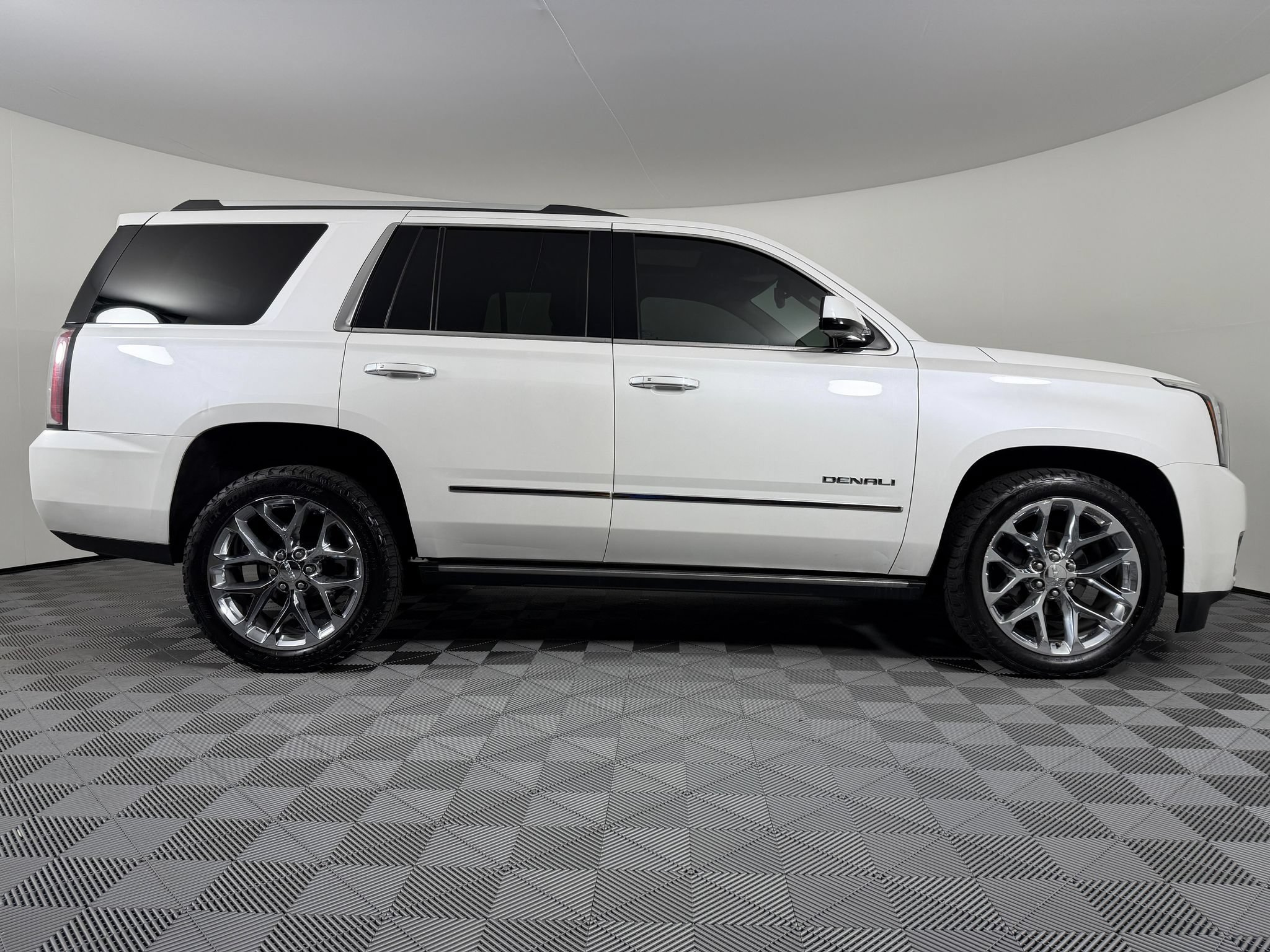 Used 2020 GMC Yukon Denali w/ Open Road Package AWD/4WD image 7