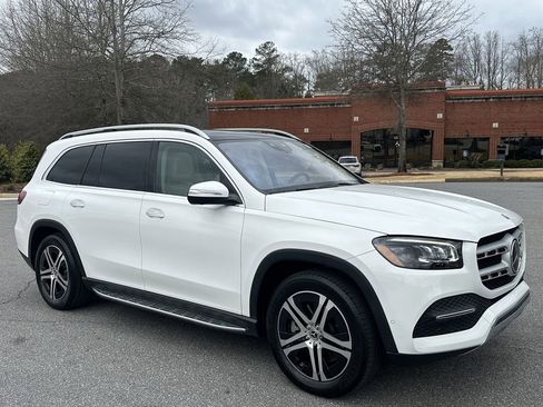 Used 2022 Mercedes-Benz GLS 450 4MATIC image 2