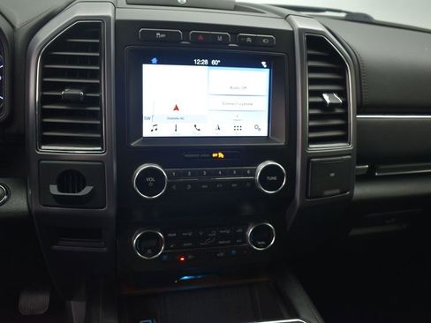 Used 2019 Ford Expedition Platinum image 14