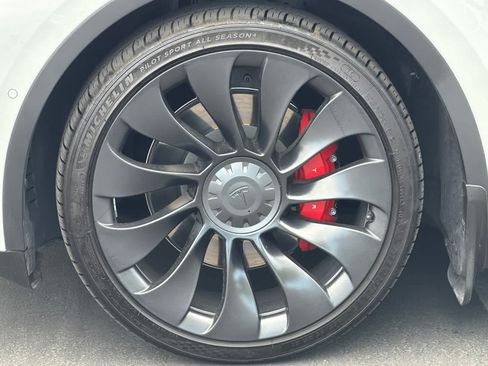 Used 2022 Tesla Model Y Performance AWD/4WD image 29