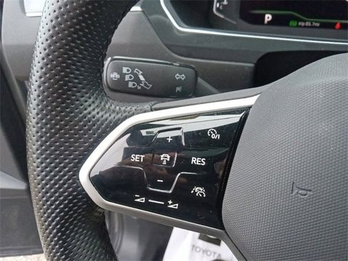 Used 2023 Volkswagen Tiguan SEL R-Line image 19