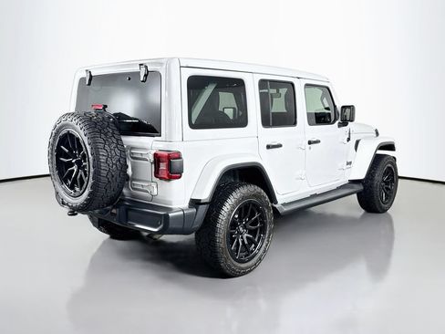 Used 2021 Jeep Wrangler Unlimited Sahara AWD/4WD image 5