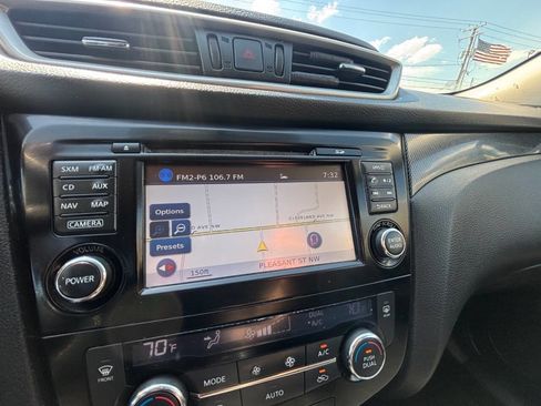 Used 2016 Nissan Rogue SL w/ SL Premium Package FWD image 13
