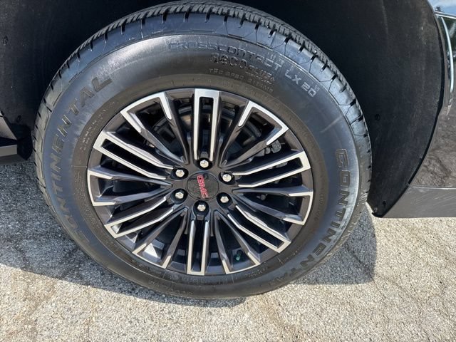 Certified 2025 GMC Yukon Elevation w/ LPO, Elevation Black Package AWD/4WD image 19