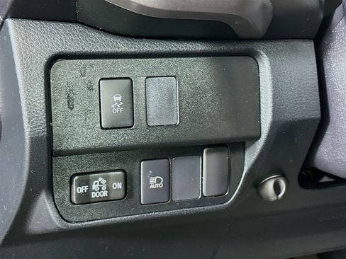 Used 2021 Toyota Tacoma SR5 image 10