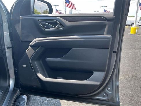 Used 2021 Chevrolet Suburban Z71 w/ Z71 Signature Package AWD/4WD image 26