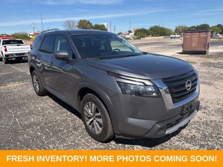 Used 2025 Nissan Pathfinder SL video 1