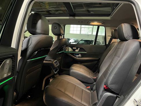 Used 2024 Mercedes-Benz GLS 580 4MATIC image 18