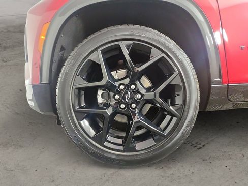 Certified 2025 Chevrolet Traverse RS w/ LPO, Floor Liner Package image 14