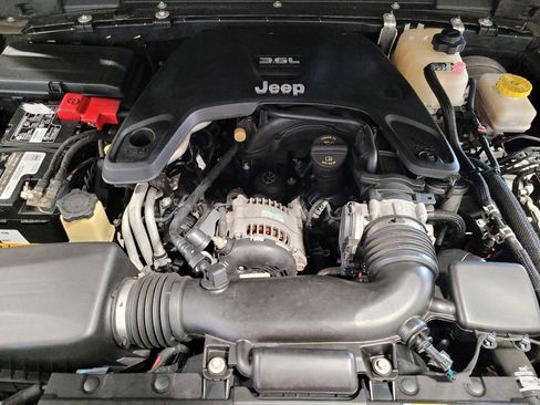 Used 2018 Jeep Wrangler Unlimited Sport AWD/4WD image 30
