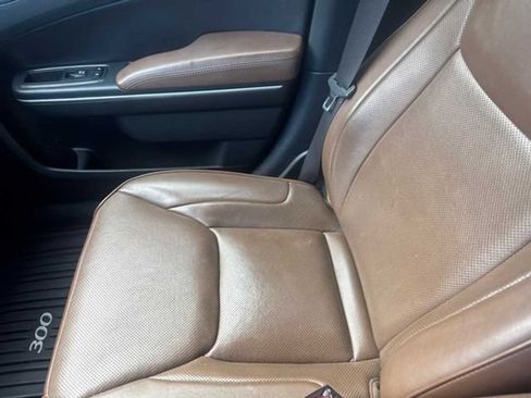 Used 2018 Chrysler 300 Limited w/ Safetytec Plus Group RWD image 8