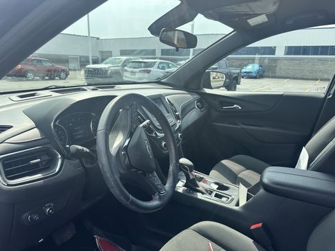 Used 2024 Chevrolet Equinox RS w/ LPO, Floor Liner Package FWD image 10