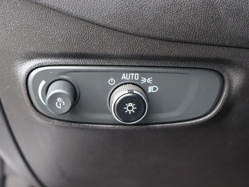 Used 2023 Chevrolet Equinox LS w/ LS Convenience Package FWD image 18