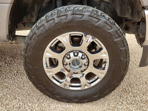 Used 2022 Ford F250 Lariat w/ Lariat Ultimate Package AWD/4WD image 7