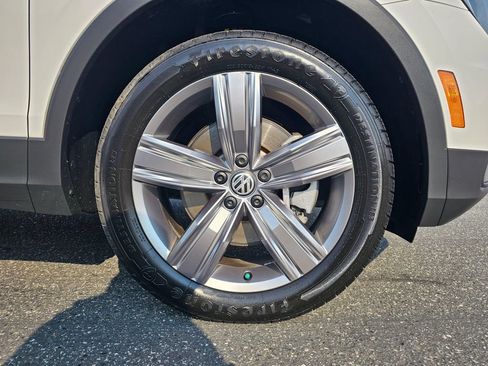 Used 2021 Volkswagen Tiguan SEL w/ 3rd Row Seat Package AWD/4WD image 9