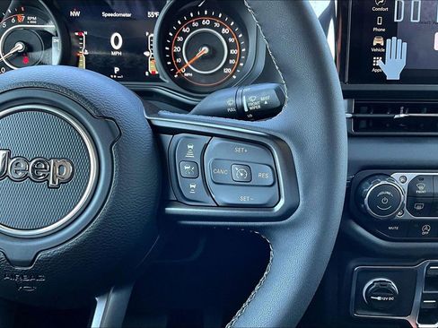 New 2026 Jeep Gladiator Sport image 7