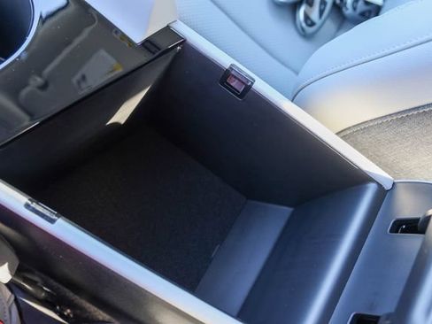 New 2026 Hyundai Elantra Limited FWD image 14
