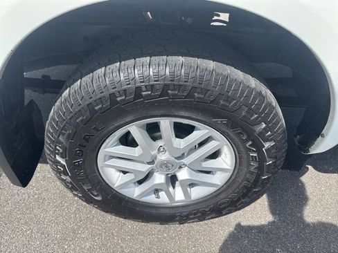 Used 2017 Nissan Frontier SV AWD/4WD image 9