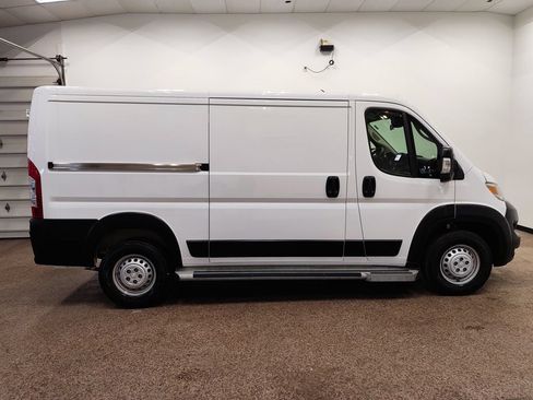 Used 2025 RAM ProMaster 2500 w/ U-Haul Equipment Group FWD image 6