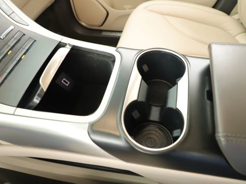 Used 2020 Lincoln Nautilus FWD w/ Equipment Group 101A image 15