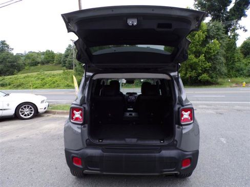Used 2021 Jeep Renegade Limited AWD/4WD image 38