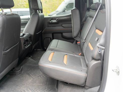 Used 2022 GMC Sierra 1500 AT4 w/ AT4 Premium Package AWD/4WD image 13